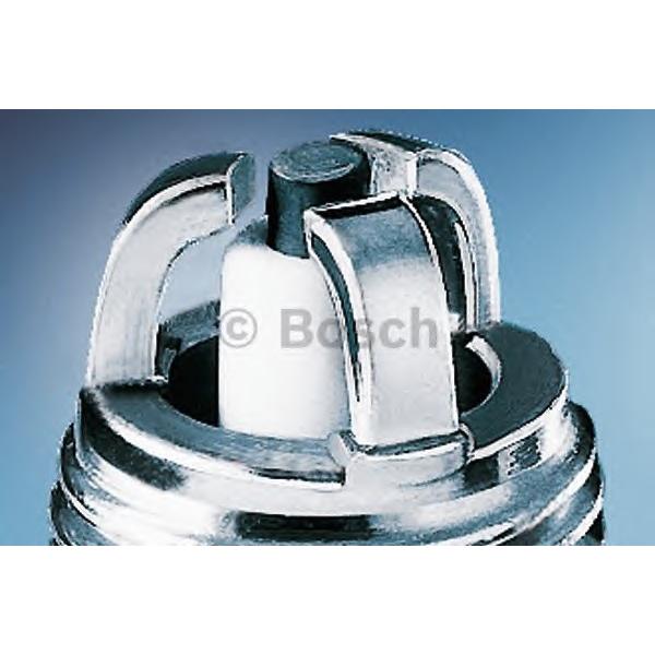 BOSCH - 0 242 140 507 (Свеча зажигания)